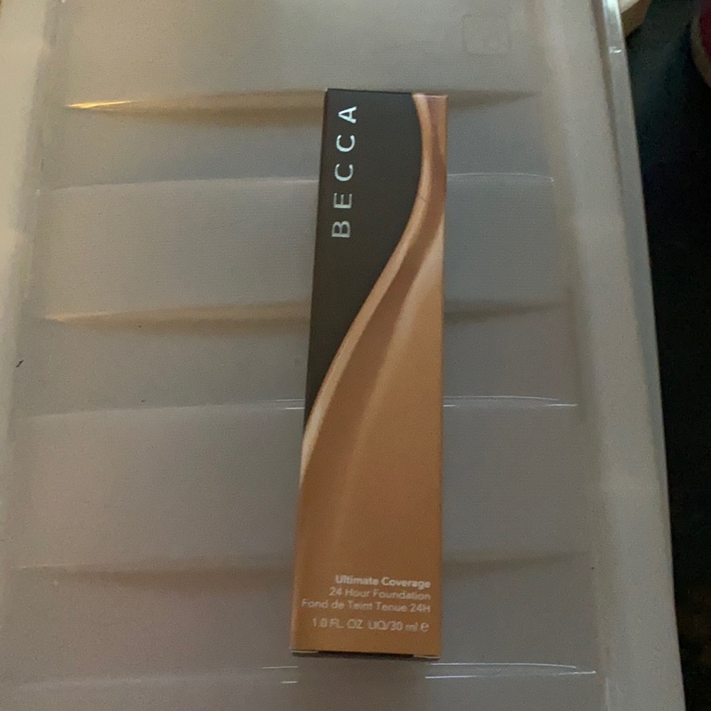 BECCA Ultimate Coverage Foundation in Cassava 3C2
